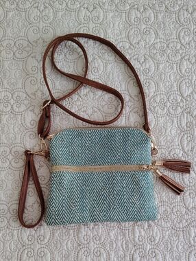 Jen & Co. Crossbody wristlet bag
